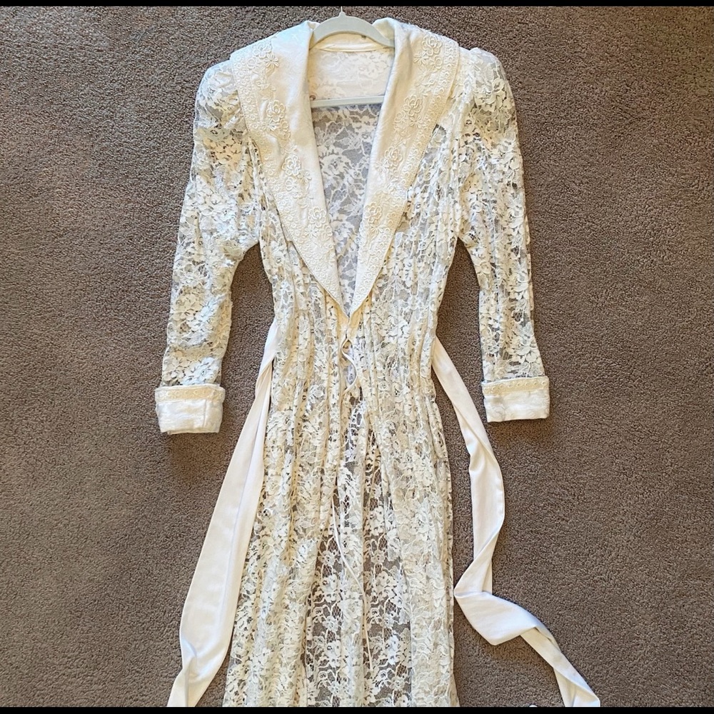 Incredibly RARE VINTAGE Jonquil by Diane Samandri Lace Bridal Peignoir Robe - Picture 4 of 6